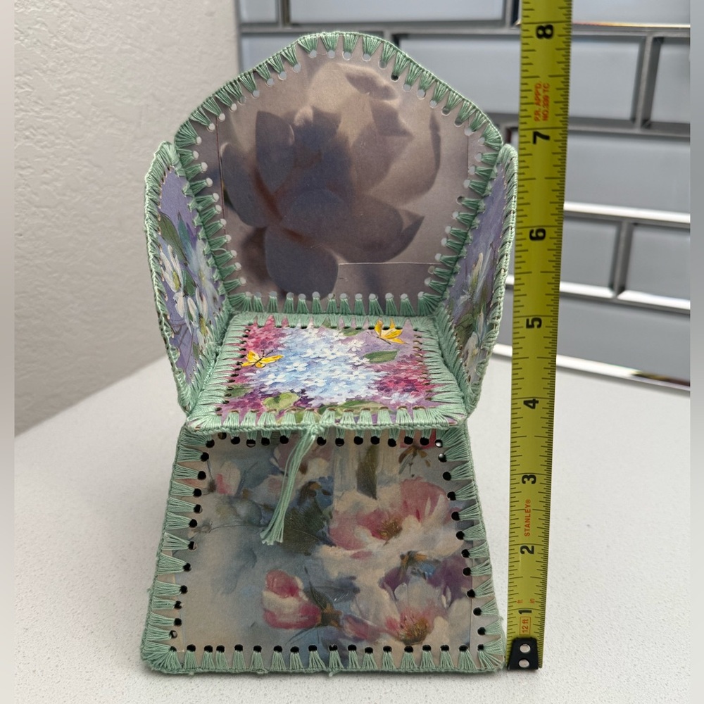 Vintage Handmaid Crocheted Greeting Card Sewing Basket Trinket Box Floral Chair - Picture 15 of 15